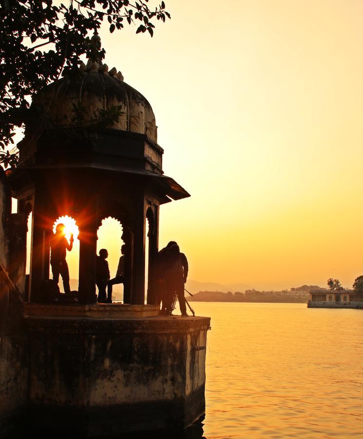 Gypsy Child Lake Hostel Udaipur Extérieur photo