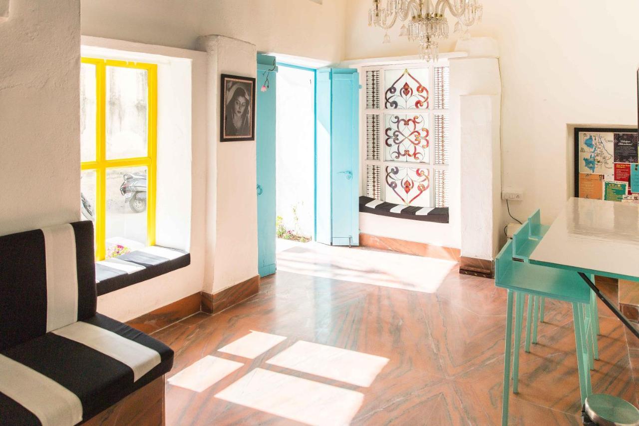 Gypsy Child Lake Hostel Udaipur Extérieur photo