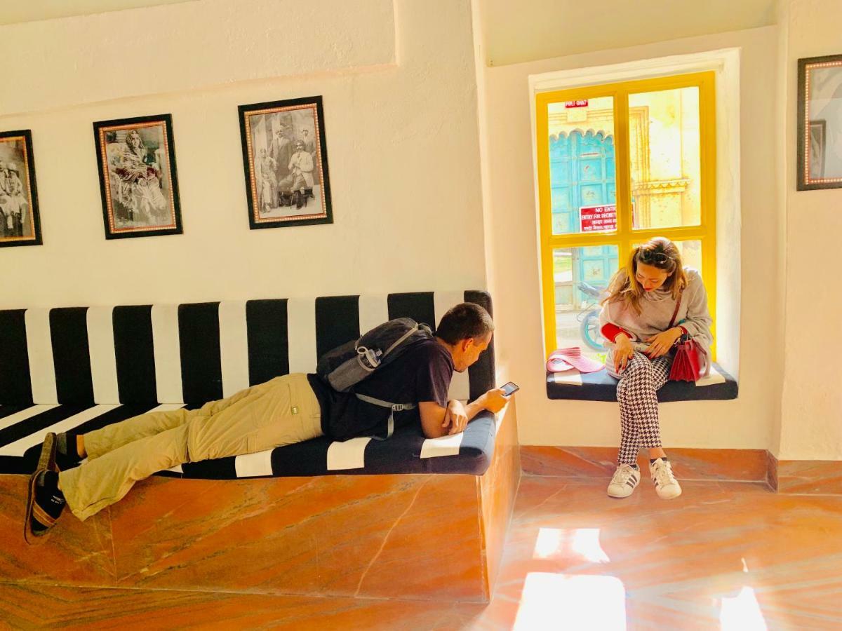 Gypsy Child Lake Hostel Udaipur Extérieur photo
