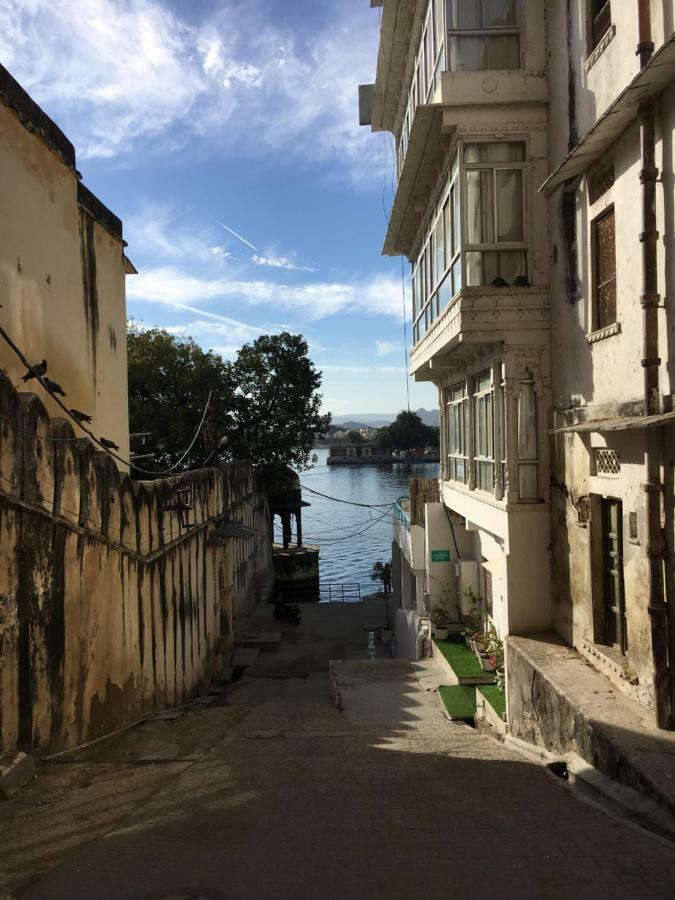 Gypsy Child Lake Hostel Udaipur Extérieur photo