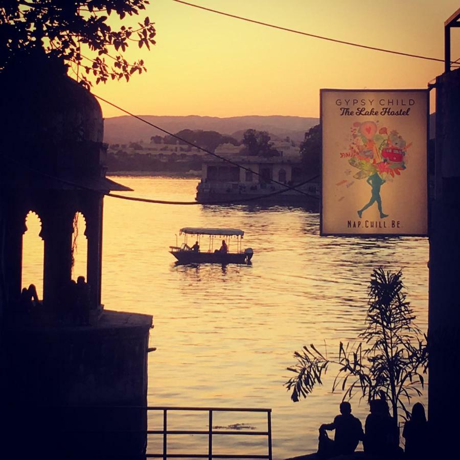 Gypsy Child Lake Hostel Udaipur Extérieur photo